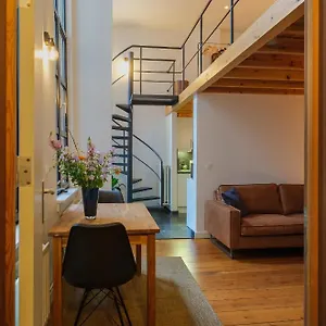 https://apartment-in-historical-centre-with-private-courtyard.hotelsghent.com