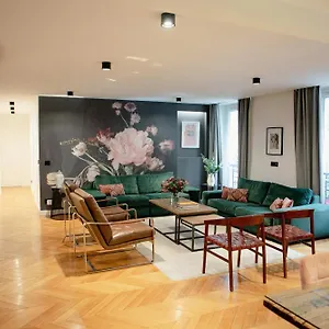 https://my-showroom.fr-paris.fr